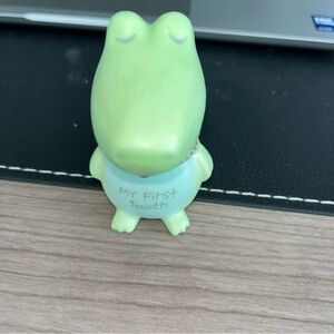 Hallmark Light Green Crocodile Tooth Holder